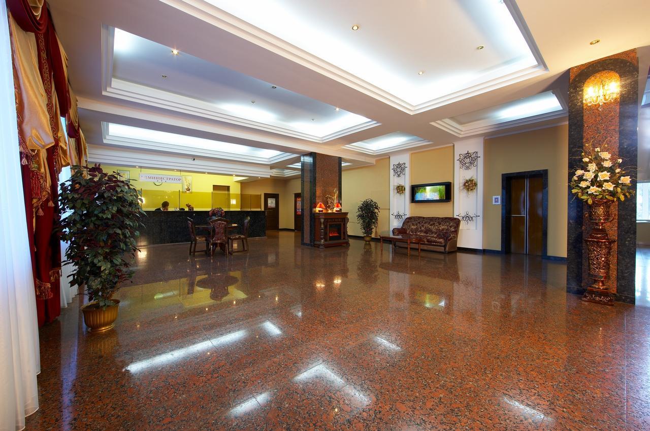 Dniprovski Zori Krementsjoek Buitenkant foto