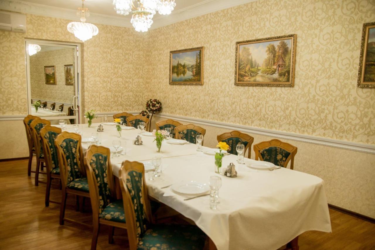 Dniprovski Zori Krementsjoek Buitenkant foto