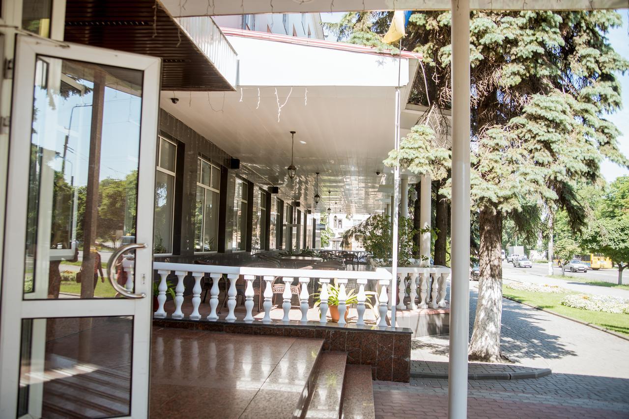 Dniprovski Zori Krementsjoek Buitenkant foto