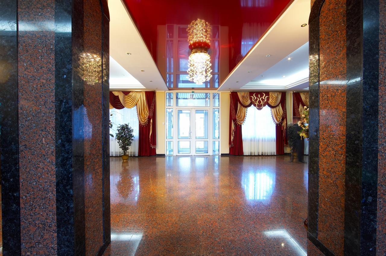 Dniprovski Zori Krementsjoek Buitenkant foto
